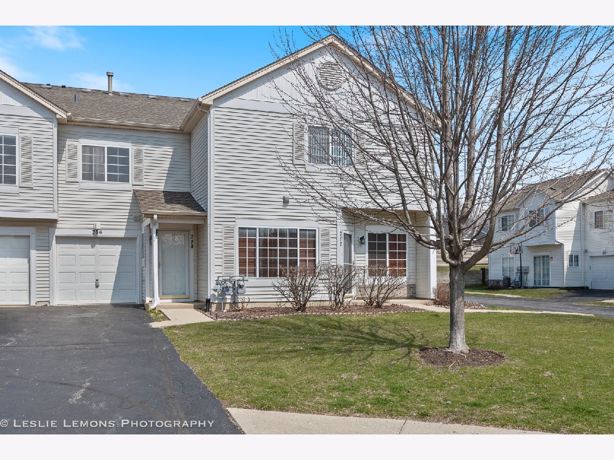 Townhomes & Condos Sold Heather Glen Aurora Illinois, 214 Heather Glen