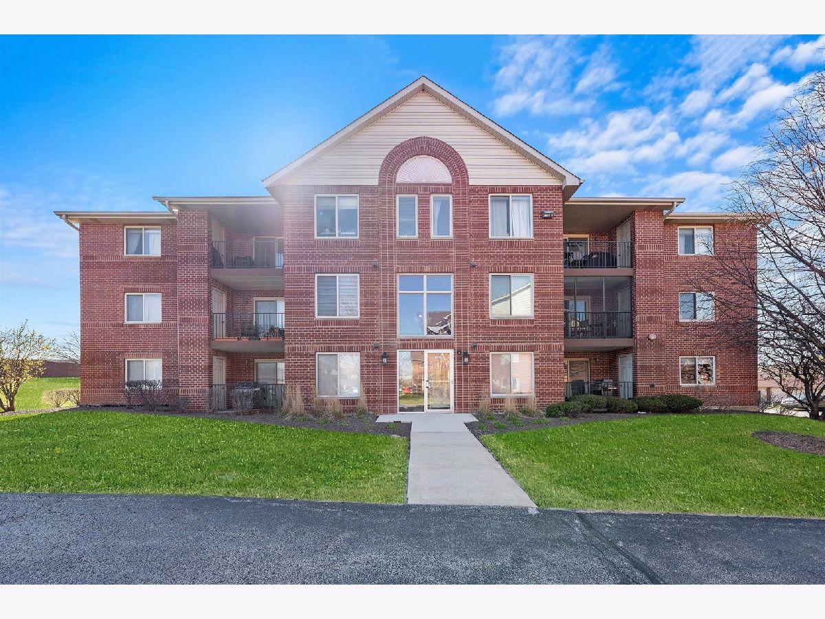 Condos & Townhomes & Homes Sold Heritage Orland Park Illinois, 7025 Heritage