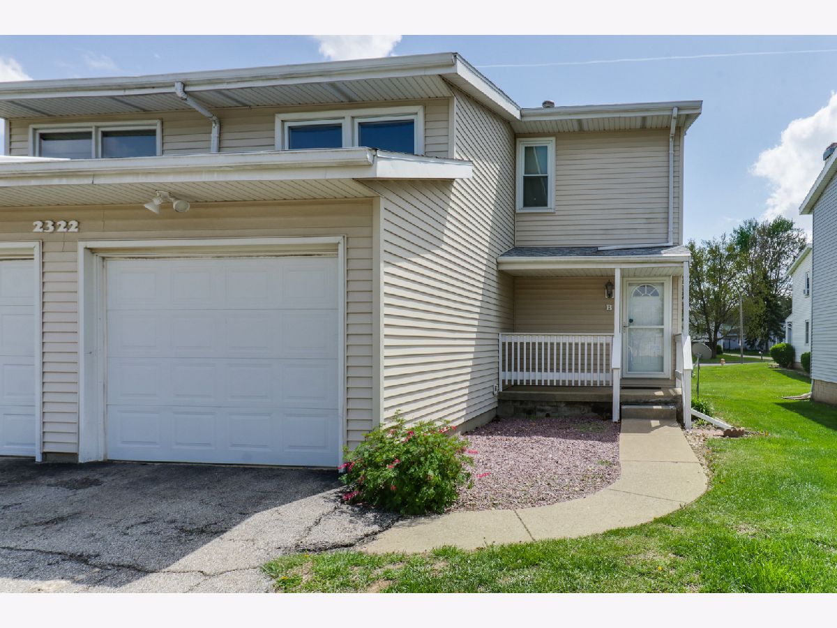 Homes & Condos & Townhomes Sold Lakewood Bloomington Illinois, 2322 Rainbow