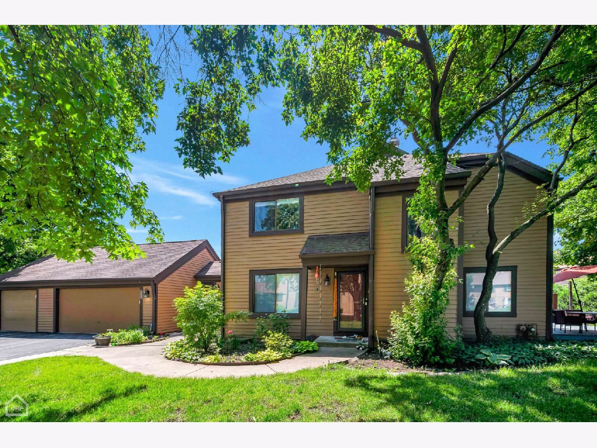Townhomes & Homes Sold The Crossings Buffalo Grove Illinois, 1229 Bristol