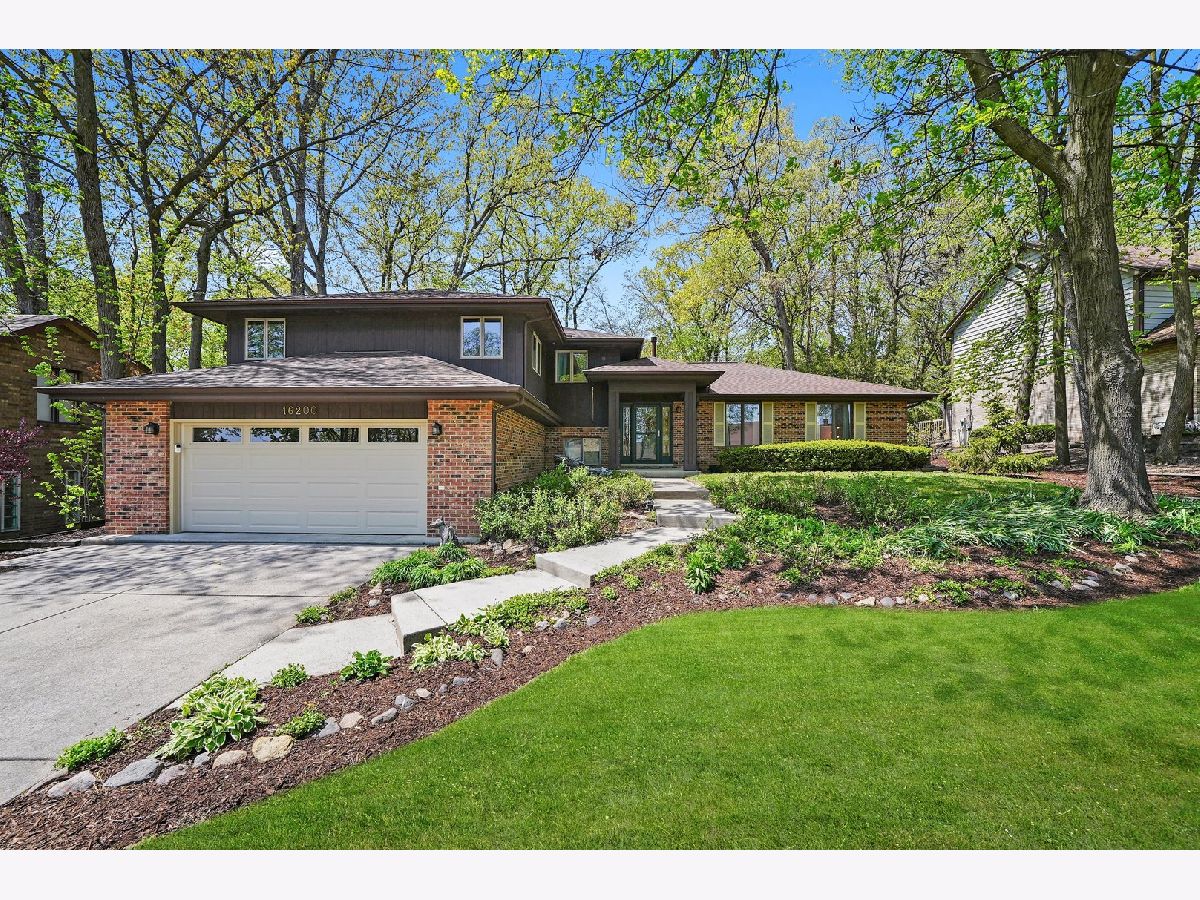 Homes Sold Oak Valley Homer Glen Illinois, 16200 Pin Oak