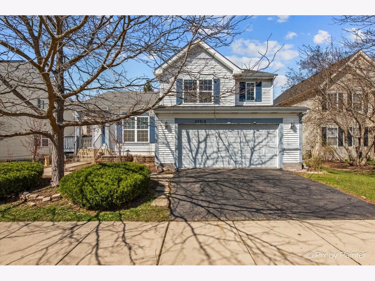 Homes & Townhomes & Condos Sold Prairie Pointe Round Lake Illinois, 25912 Brooks Farm