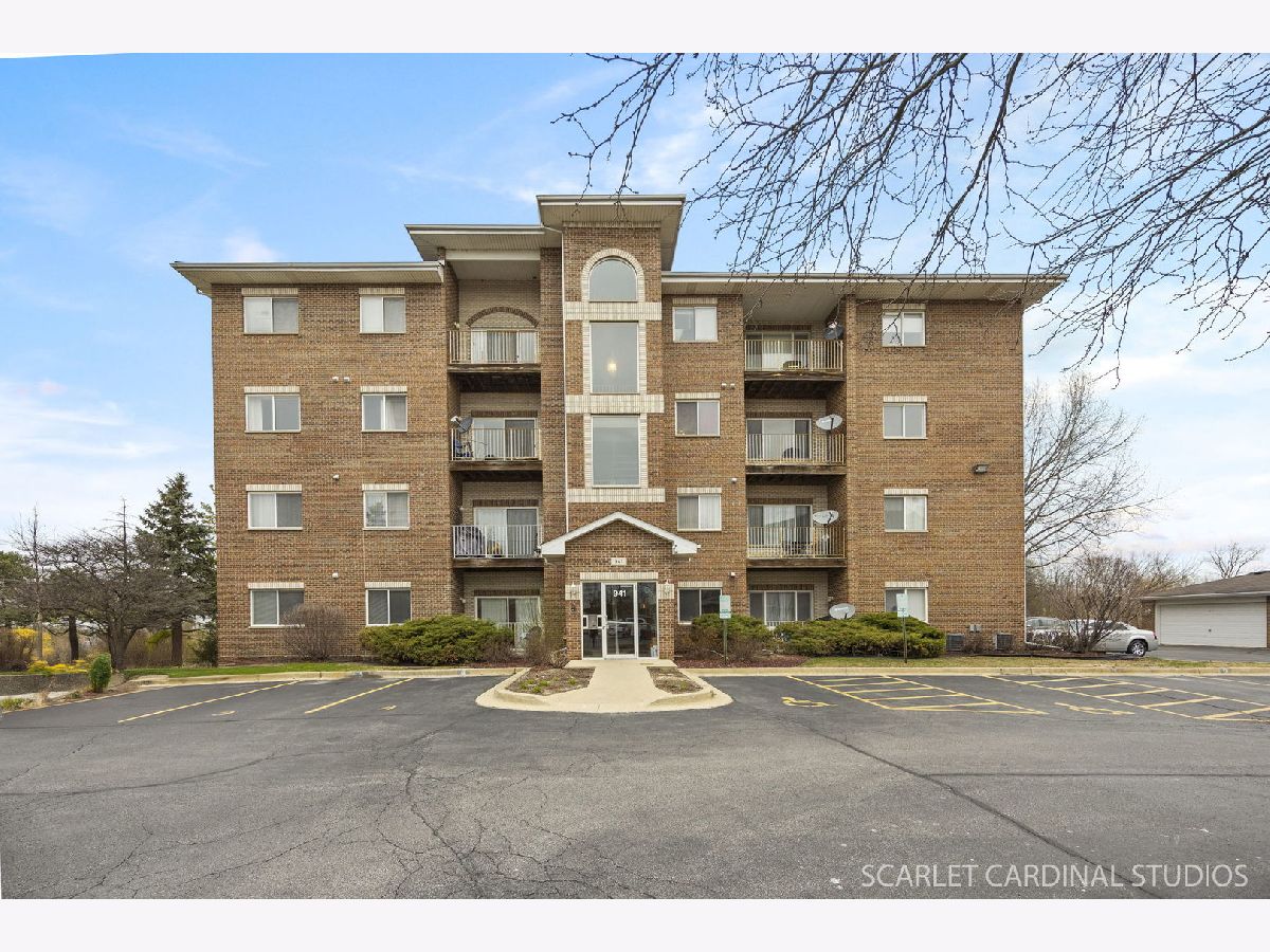 Condominiums Sold Amberwood Addison Illinois, 941 Swift