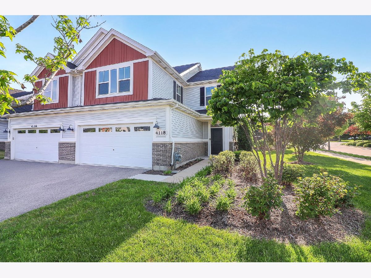 Condos & Townhomes For Sale Gramercy Square Aurora Illinois, 4118 Calder Lane