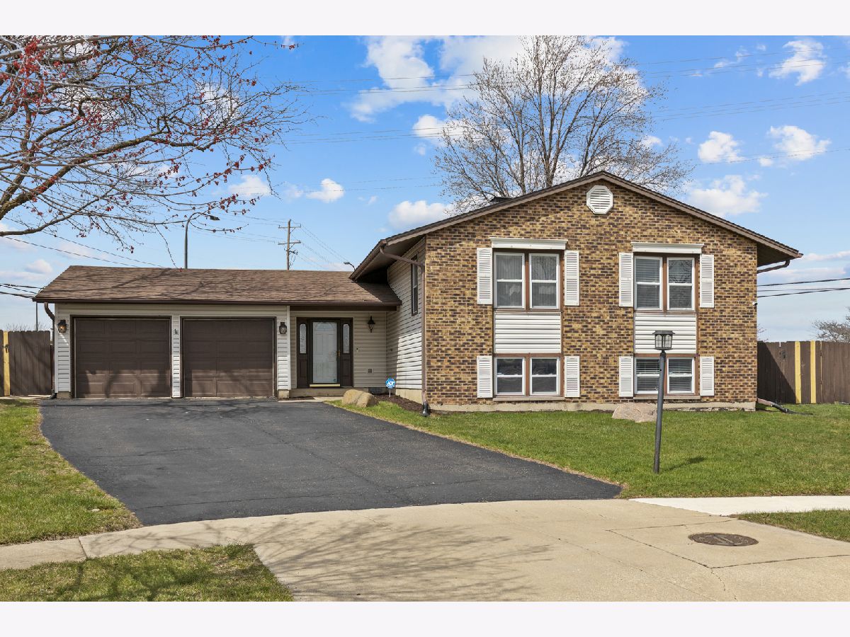 Homes Sold Winston Grove Elk Grove Village Illinois, 1482 Armstrong