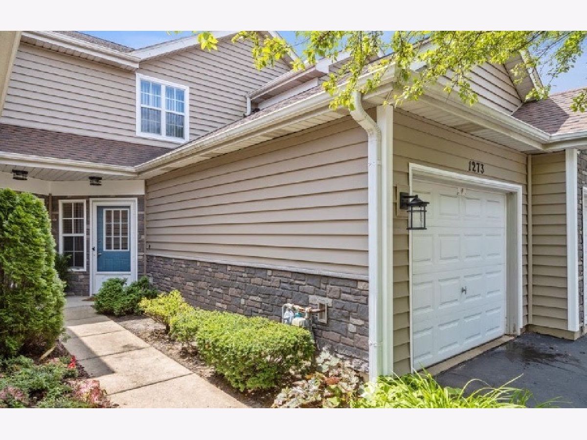 Townhomes & Condos Rented Wellington Court Schaumburg Illinois, 1273 Cranbrook
