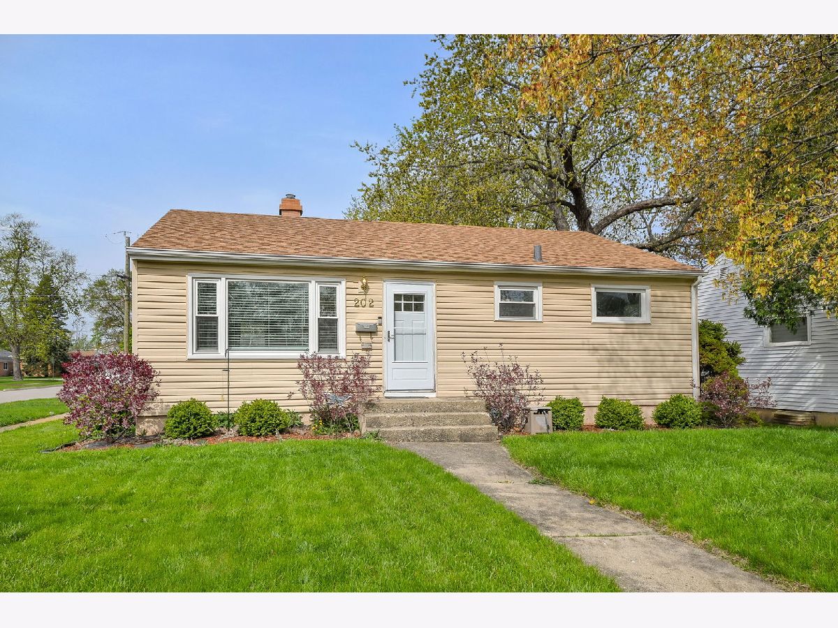 Homes Sold Moreaus Crest View Bartlett Illinois, 202 Marion
