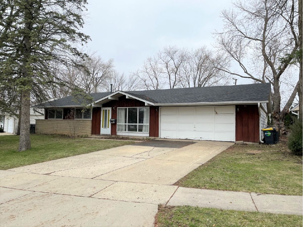 Homes & Townhomes Sold Woodland Heights Streamwood Illinois, 724 Oriole