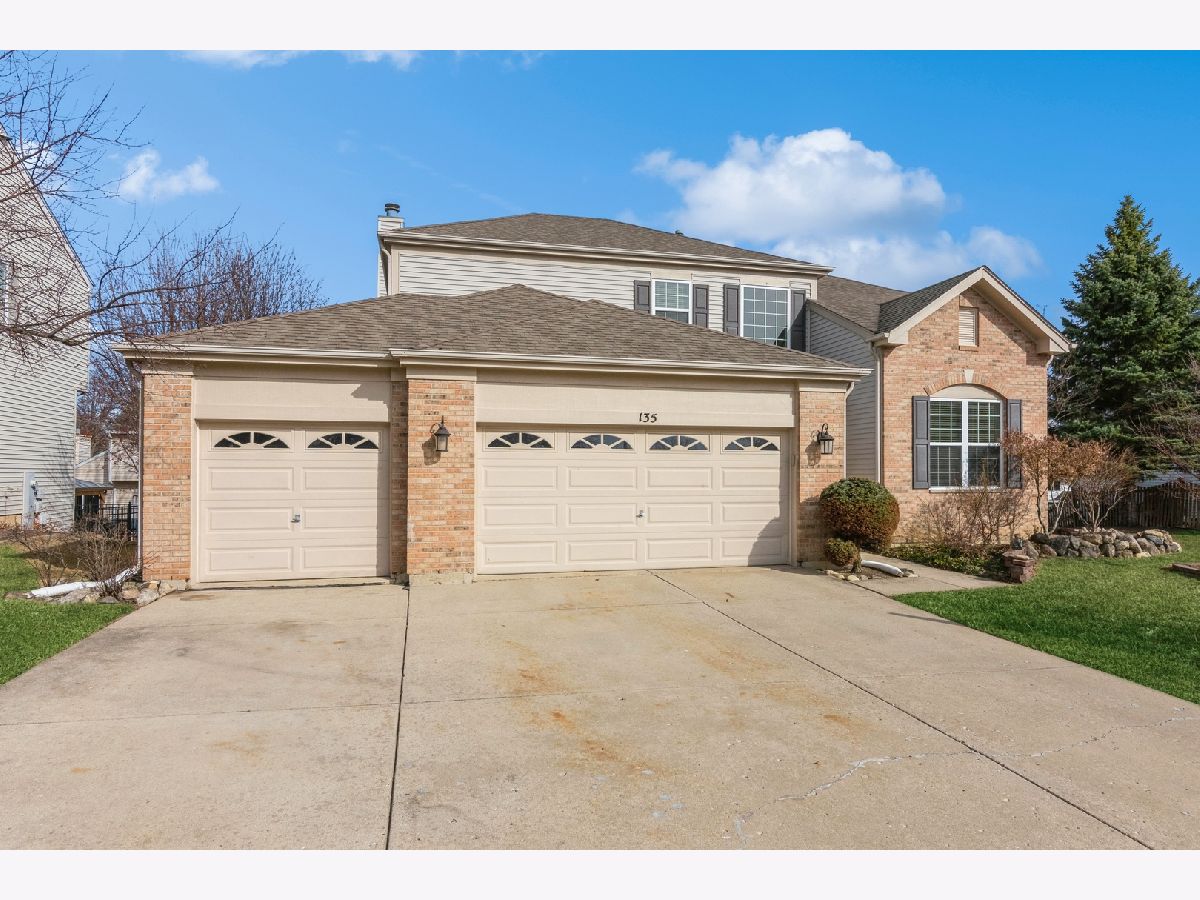 Homes Sold Suncrest Streamwood Illinois, 135 Buckskin