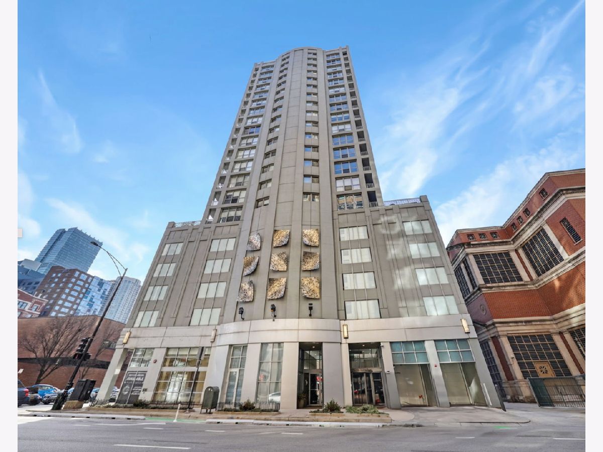 Condominiums Sold Farallon Chicago Illinois, 600 Dearborn
