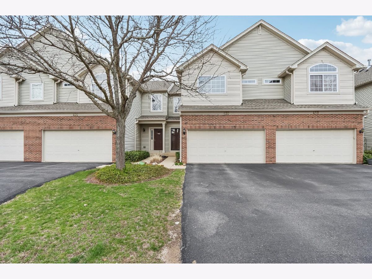 Townhomes Sold Abington Trace Aurora Illinois, 458 Jamestown