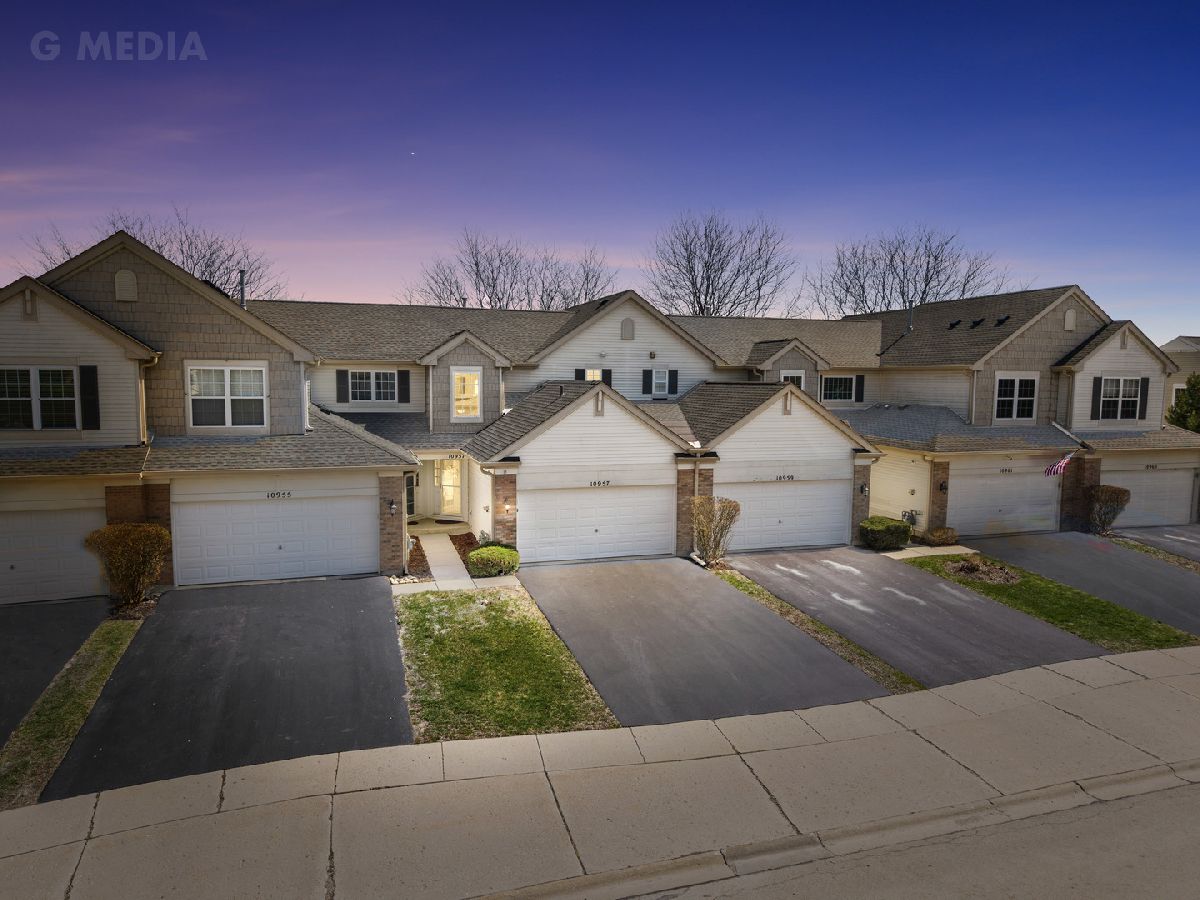 Townhomes Sold The Townes Of Wing Pointe Huntley Illinois, 10957 Cape Cod