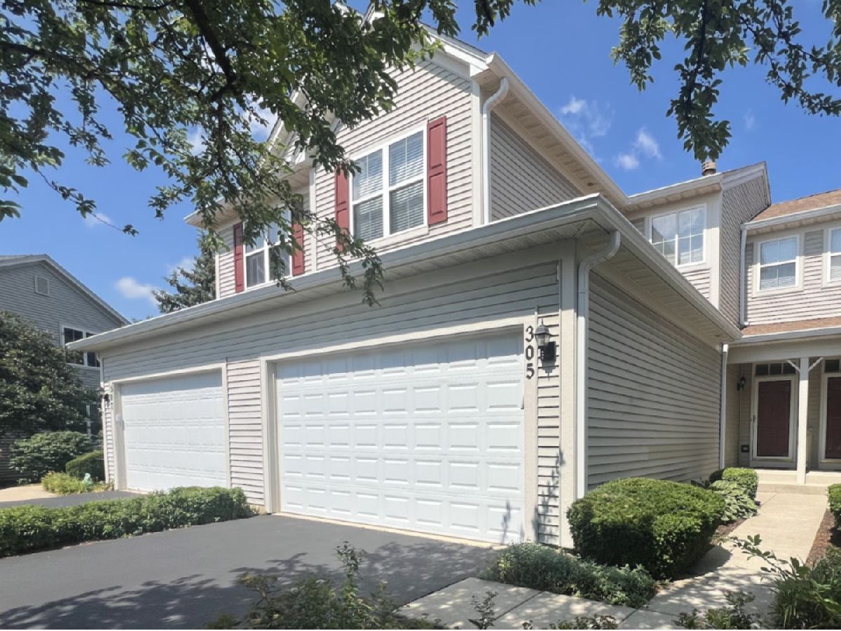Townhomes & Condos & Homes Sold Harvest Hills St Charles Illinois, 305 Fairmont