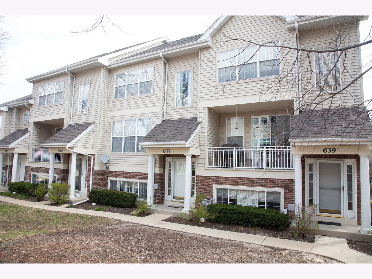 Townhomes Rented Pheasant Run Trails St Charles Illinois, 637 Pheasant