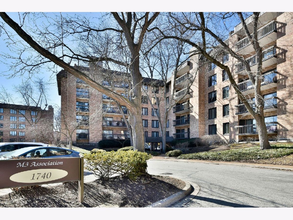 Condos & Townhomes & Homes Sold Mission Hills Northbrook Illinois, 1740 Mission Hills
