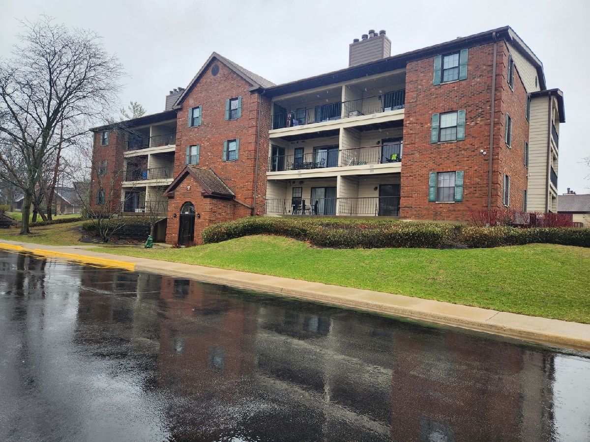 Condominiums Rented Chatham East Buffalo Grove Illinois, 651 Hapsfield