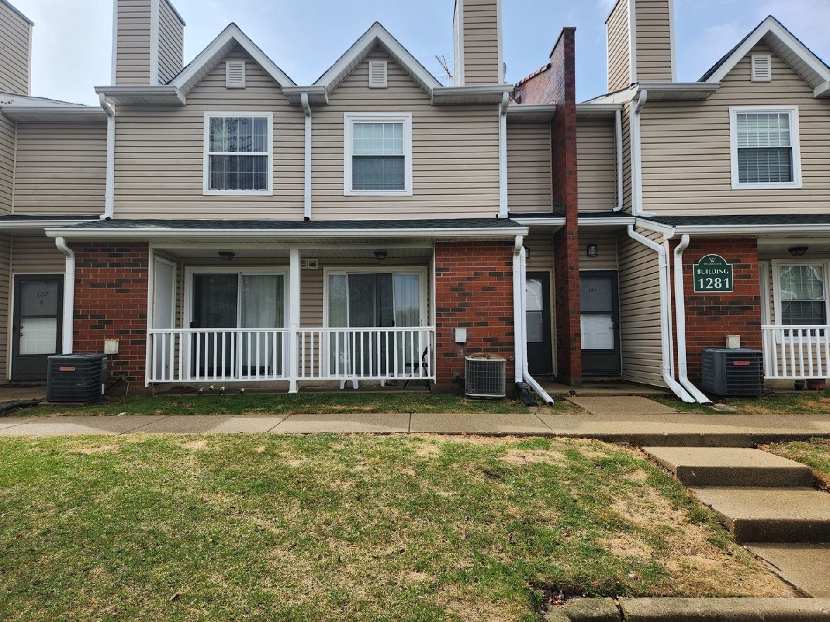 Condos & Townhomes Rented Wyndham Club Palatine Illinois, 1281 Wyndham
