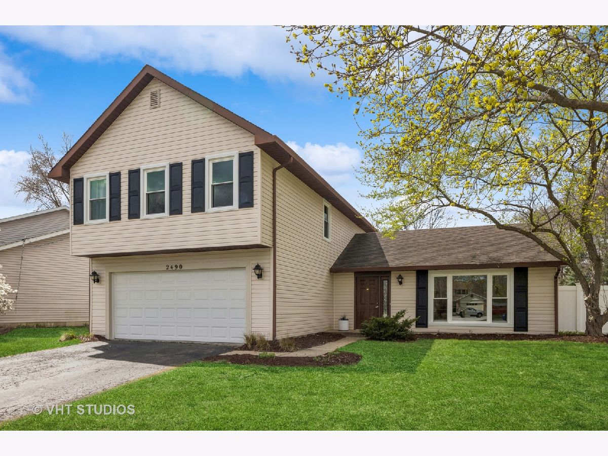 Homes & Condos & Townhomes Sold Butterfield Aurora Illinois, 2490 Hedge Row