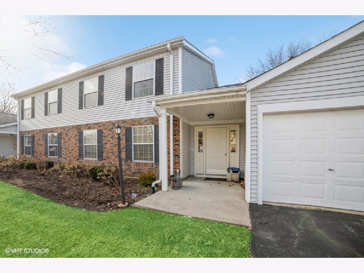 Condominiums Rented Hearthwood Farms Bartlett Illinois, 373 Newport