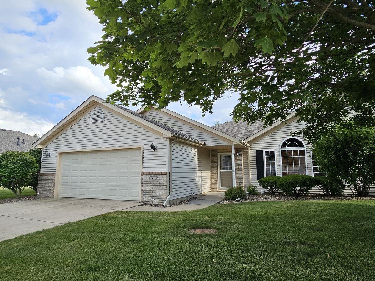 Condos & Townhomes For Sale Crosswinds Bloomington Illinois, 7 Crosswinds Court
