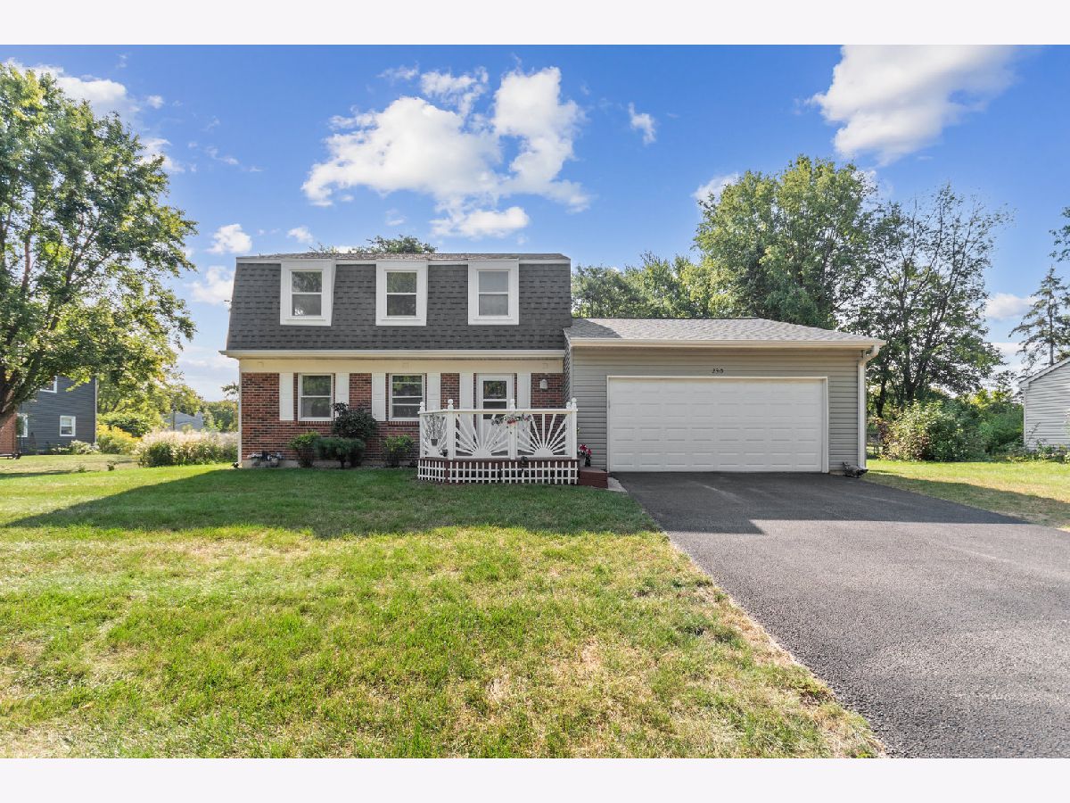 Homes & Condos & Townhomes Sold Old Farm Naperville Illinois, 230 Ridgefield