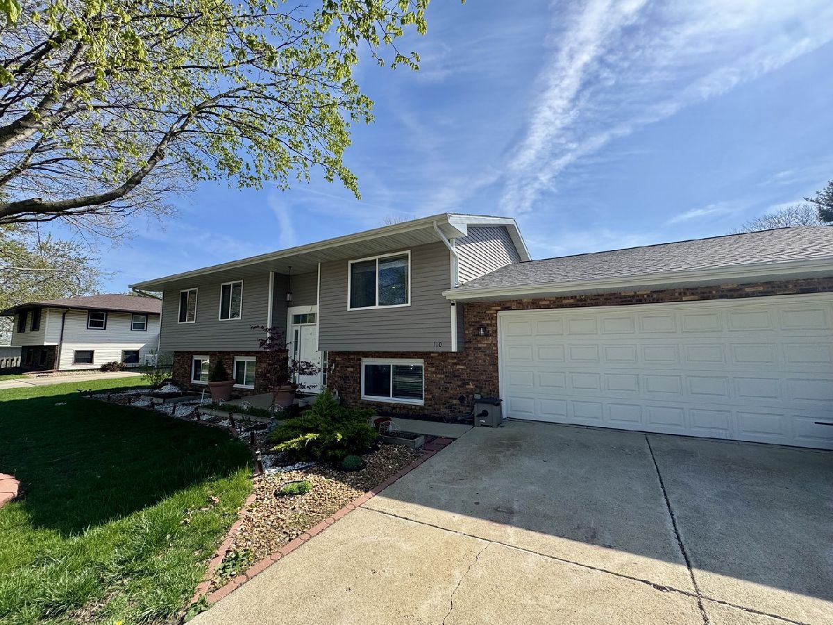 Homes & Condos & Townhomes Sold Pleasant Hills Normal Illinois, 110 Orr