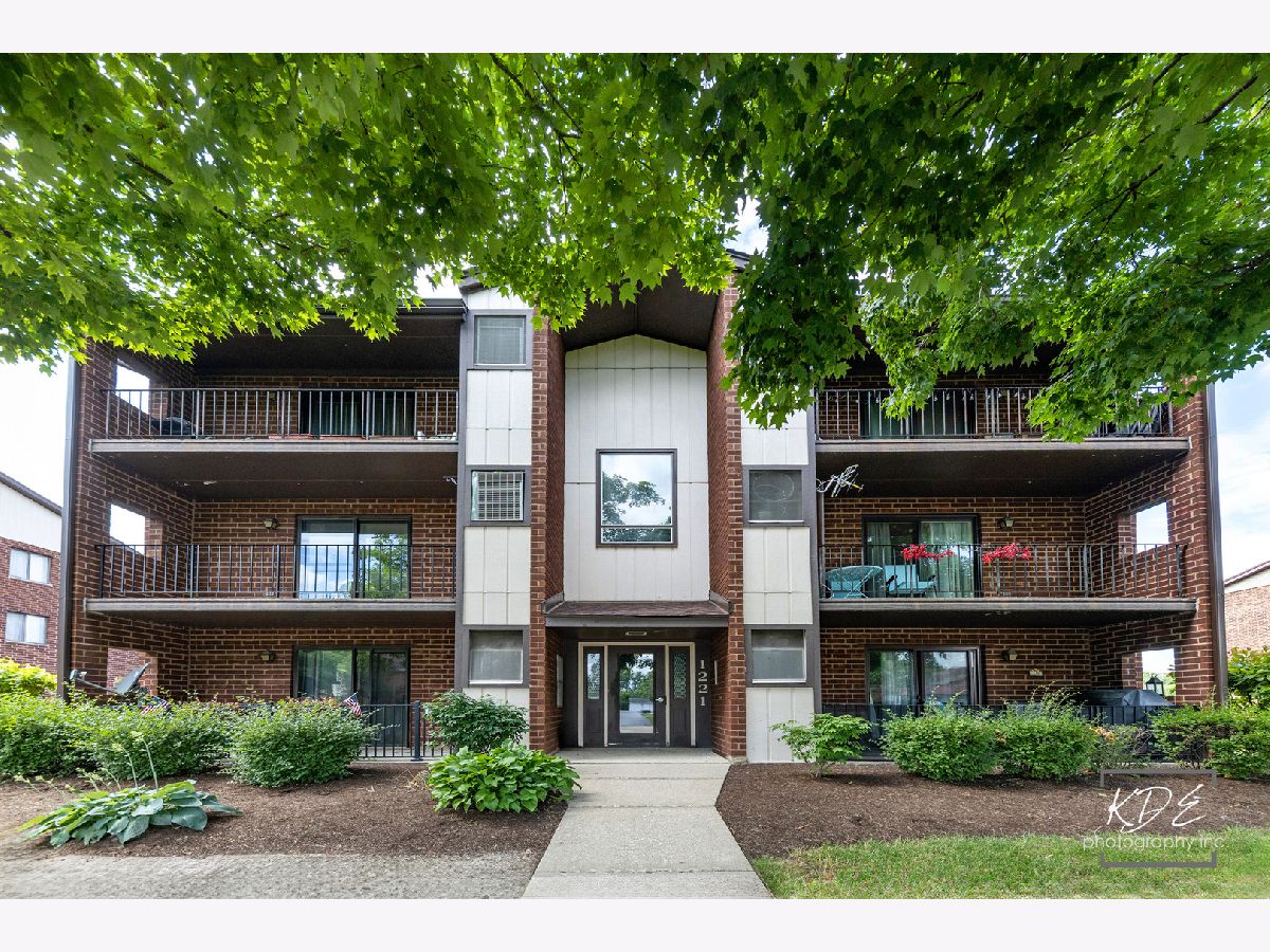 Condominiums Sold River Shores Naperville Illinois, 1221 Chalet