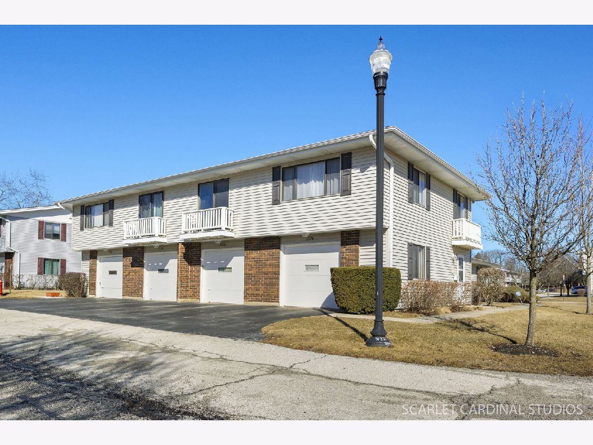 Townhomes & Condos & Homes Sold Weathersfield Commons Schaumburg Illinois, 1324 Yarmouth