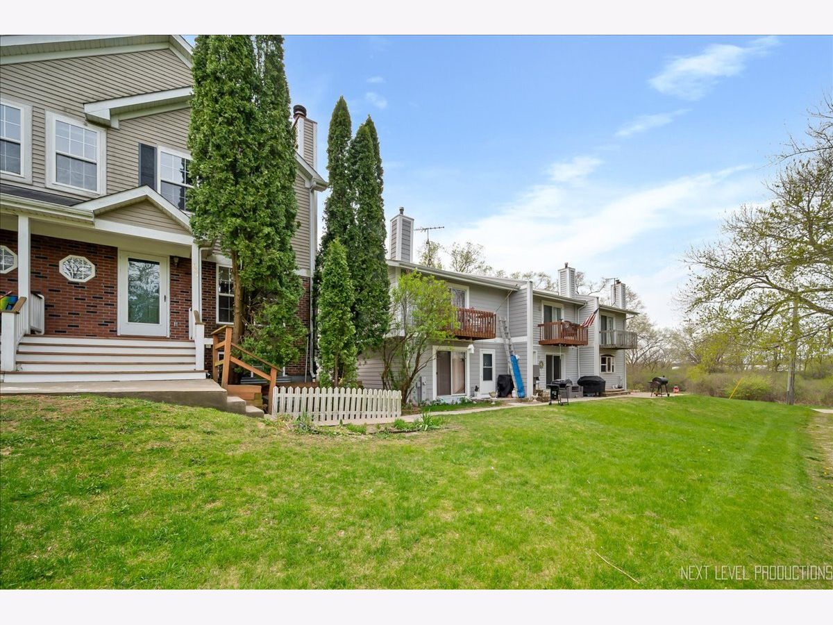 Townhomes Sold Tiffany Court Antioch Illinois, 781 Highview