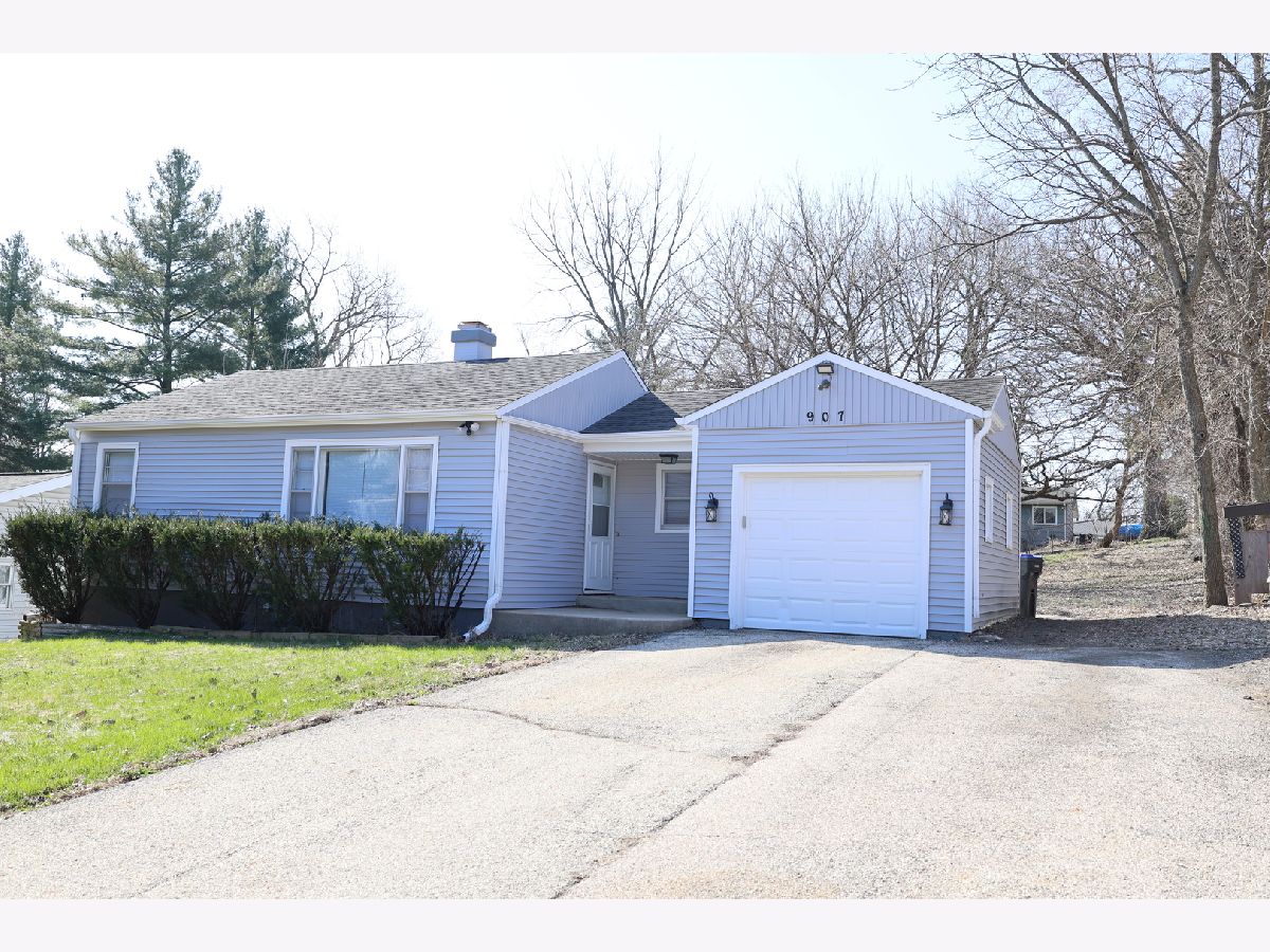  Rented Mchenry Illinois, 907 Broadway