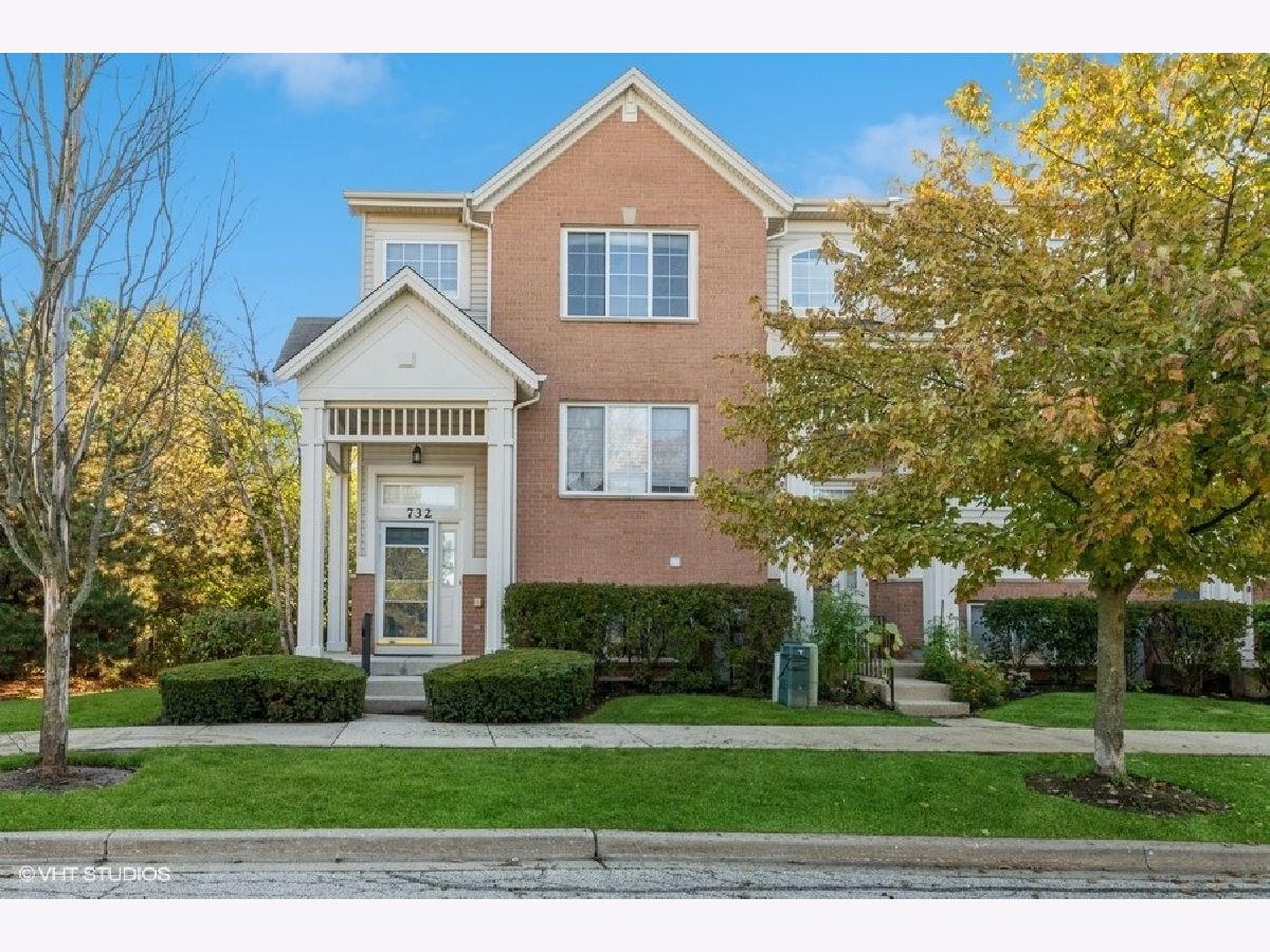 Townhomes Rented Concord Commons Des Plaines Illinois, 732 Hanbury