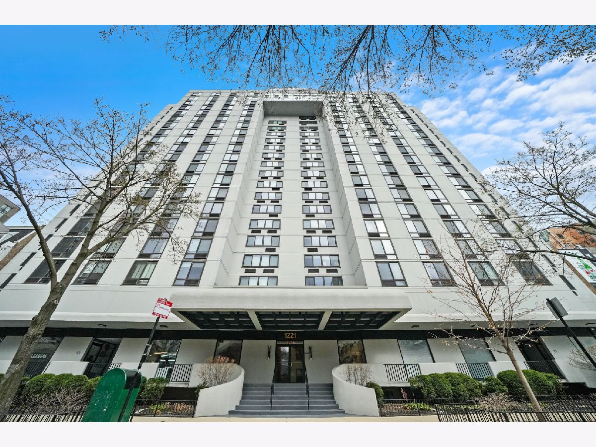 Condominiums Sold The Towers Chicago Illinois, 1221 Dearborn