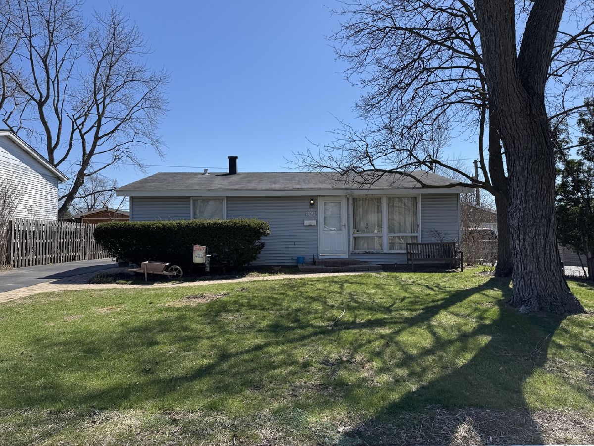 Homes & Townhomes Sold Golf View Highlands Carpentersville Illinois, 1409 Indian
