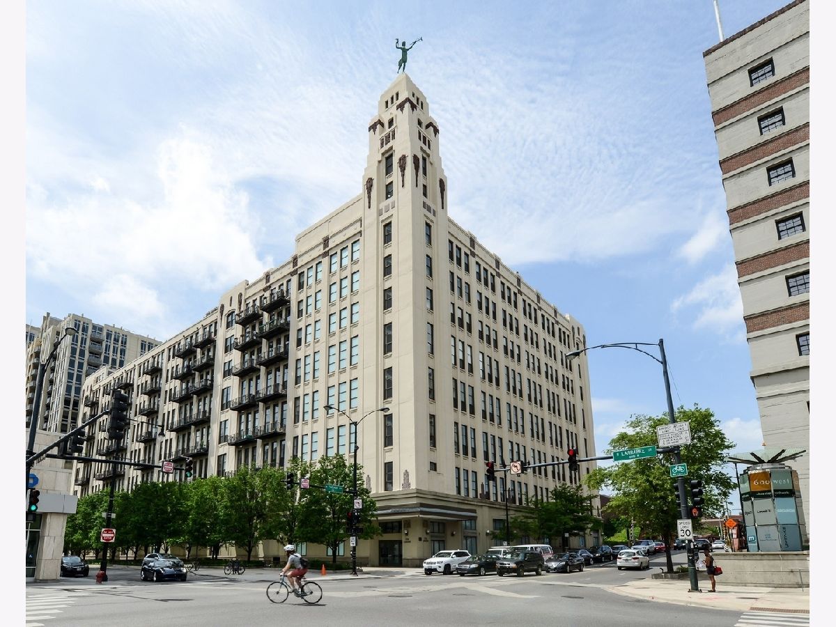 Condominiums Sold One River Place Chicago Illinois, 758 Larrabee