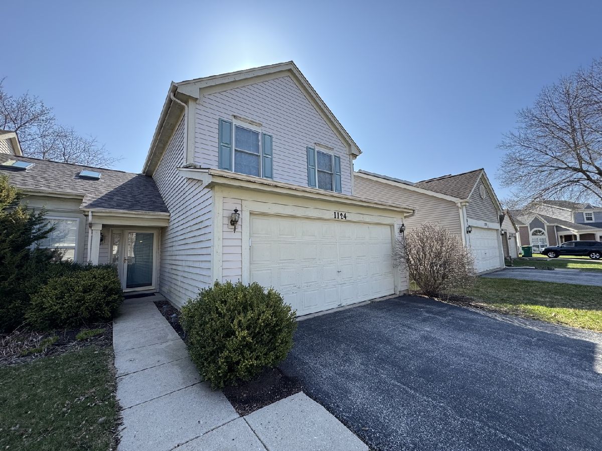 Townhomes & Homes Rented College Trail Grayslake Illinois, 1124 Blackburn