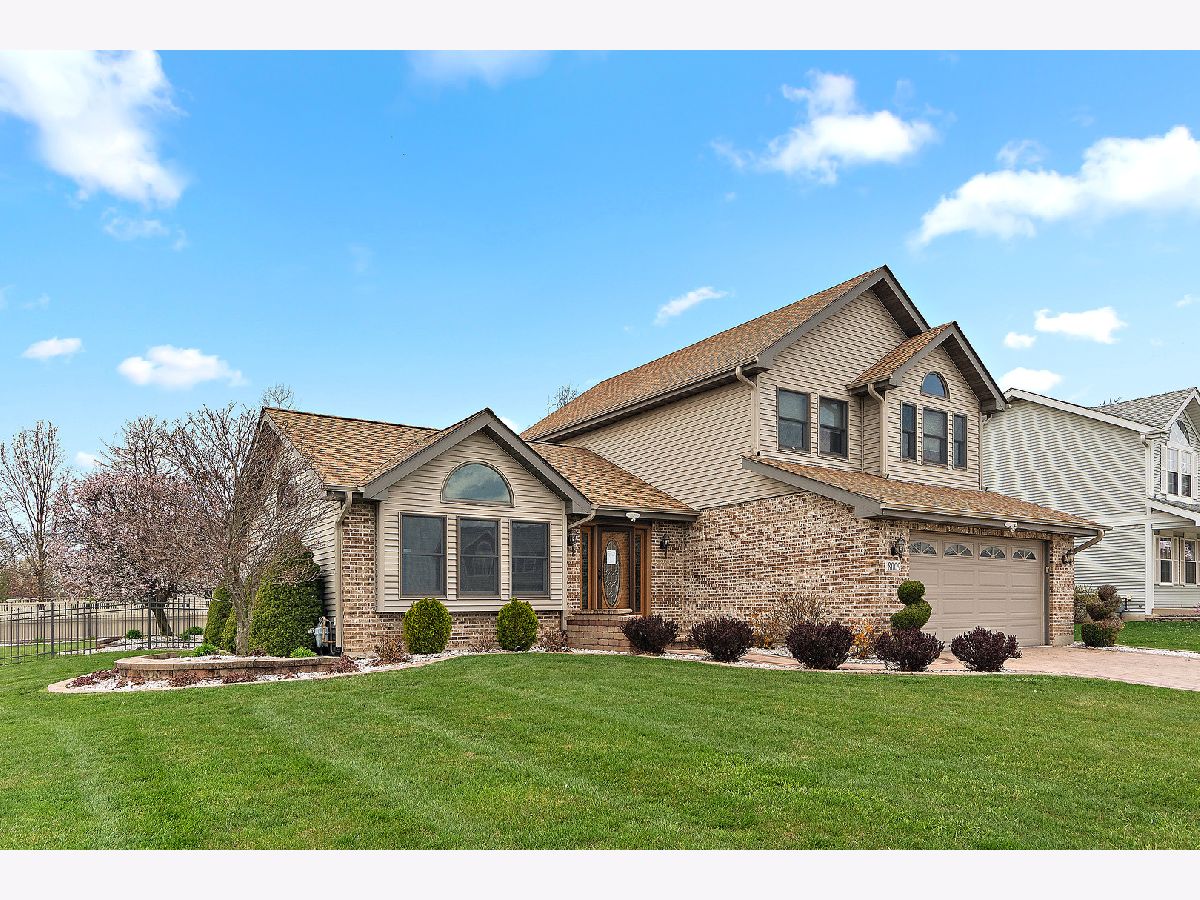 Homes Sold Rainford Farms Frankfort Illinois, 8009 Farmhouse