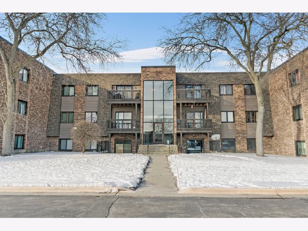 Condominiums Rented Drake Terrace Wheaton Illinois, 1484 Stonebridge