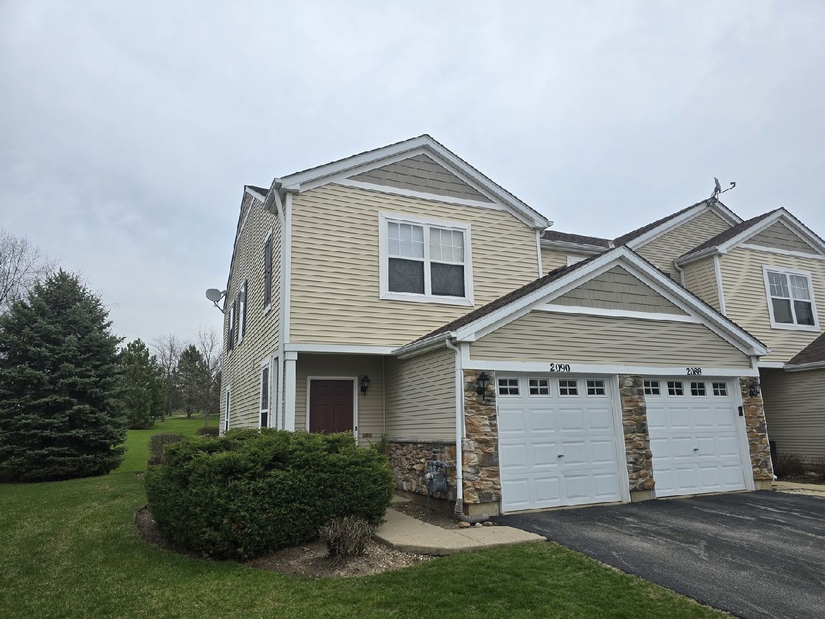 Townhomes & Condos Rented Silverstone Lake Carpentersville Illinois, 2090 Limestone