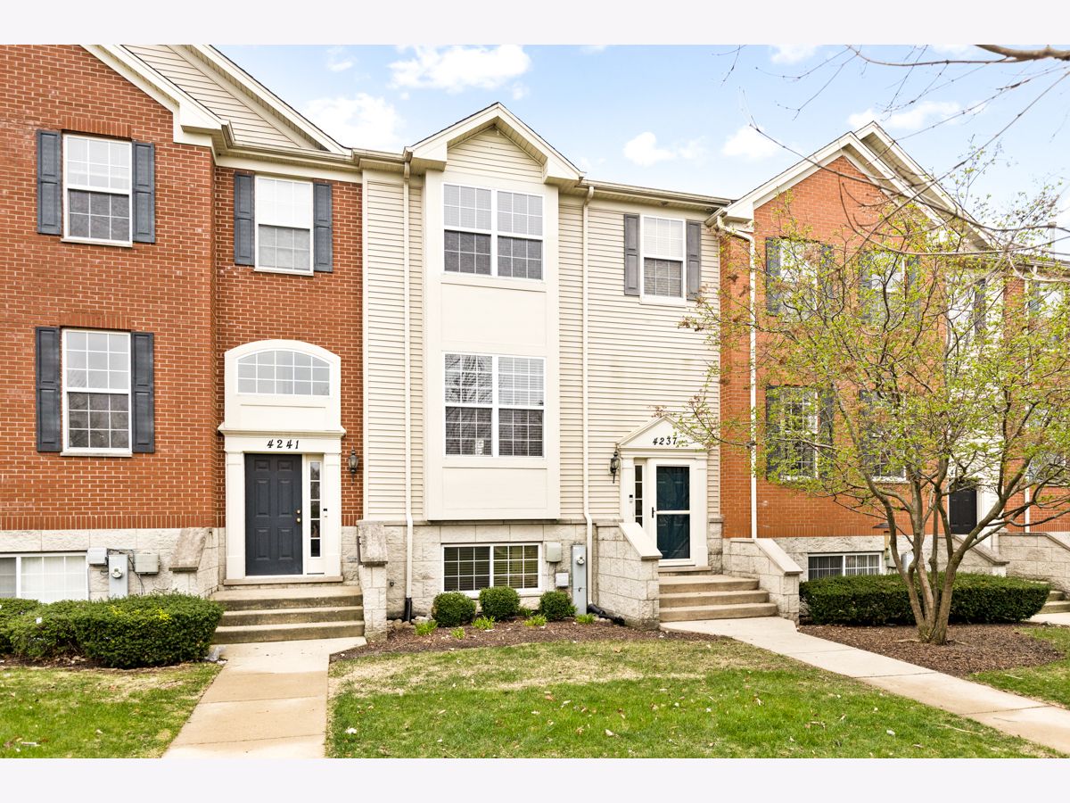 Townhomes & Condos Sold Lehigh Station Aurora Illinois, 4237 Drexel