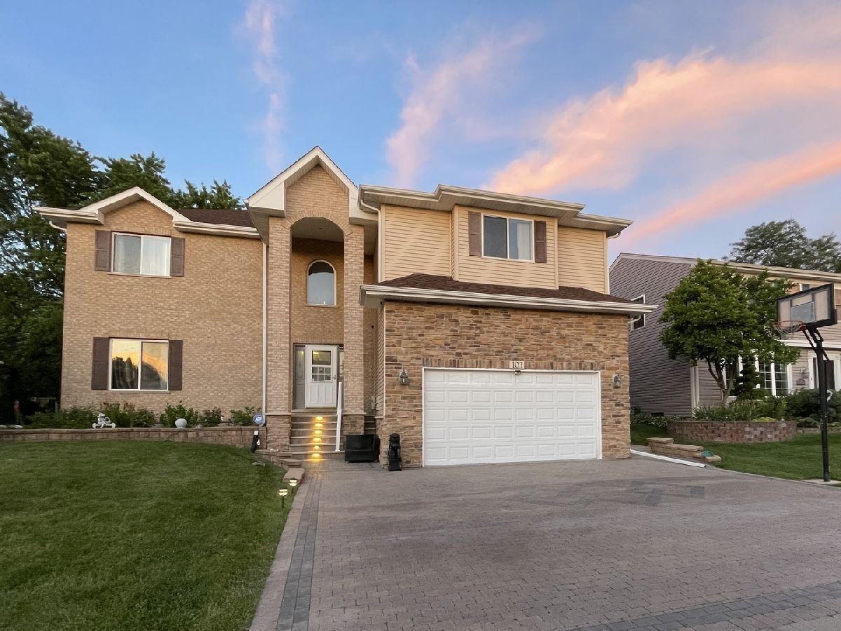Homes & Condos & Townhomes Rented Sheffield Estates Schaumburg Illinois, 103 Staffire