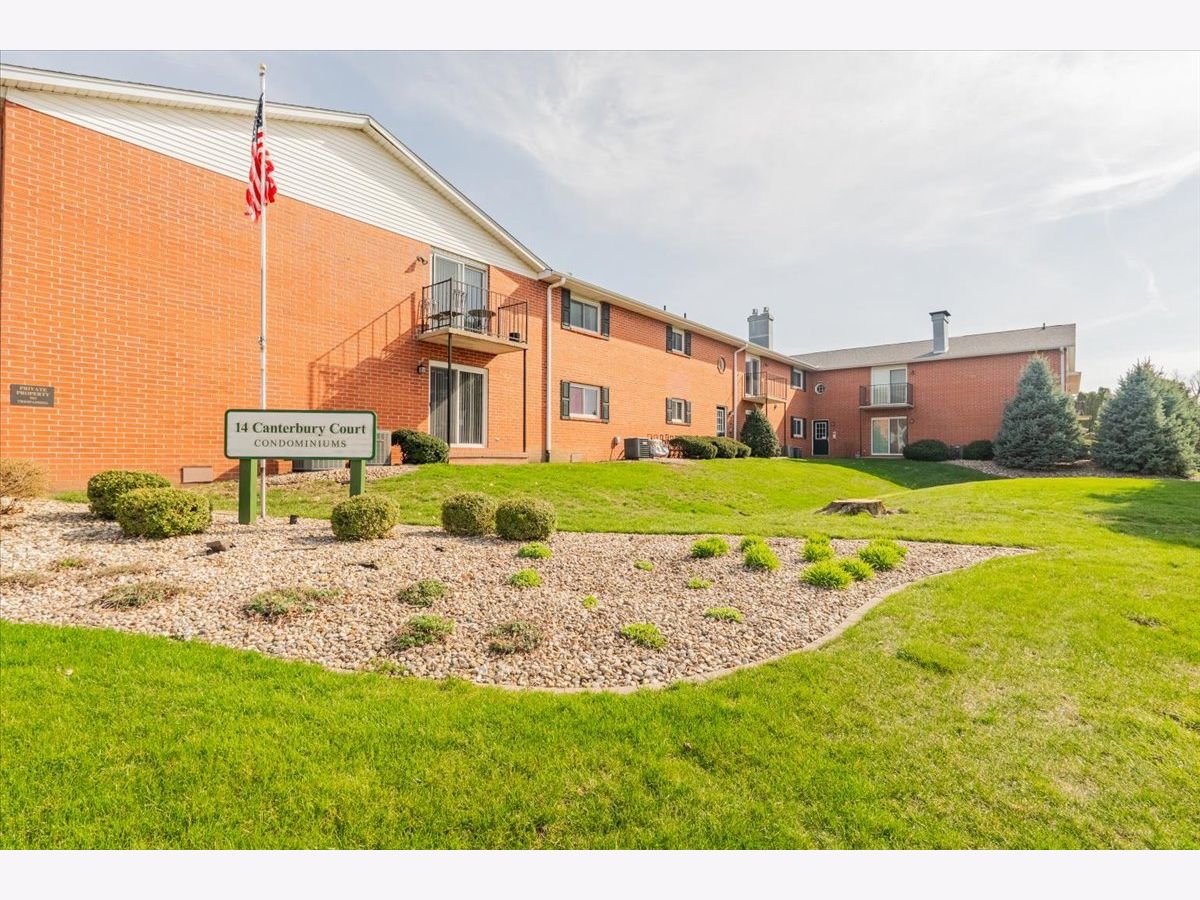 Condos & Townhomes & Homes Sold Canterbury Bloomington Illinois, 14 Canterbury