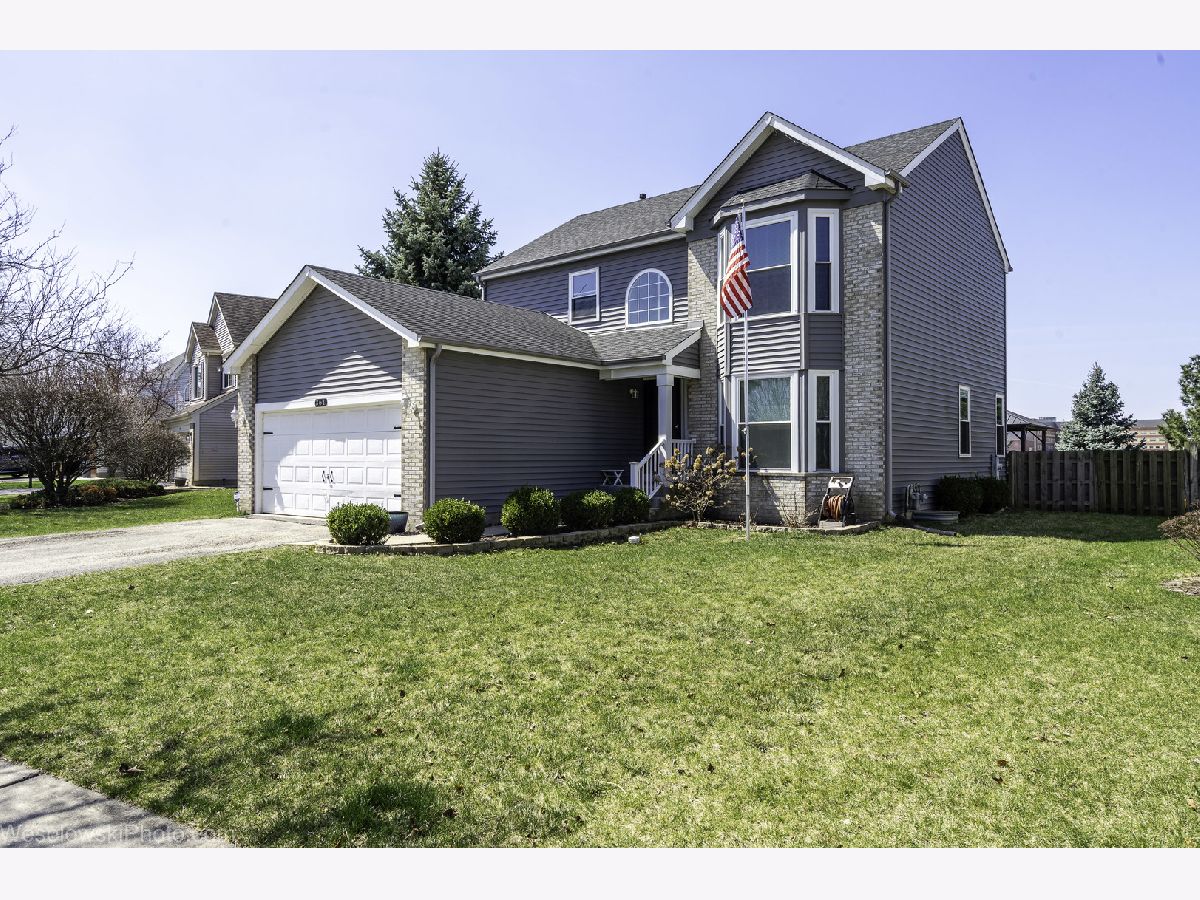 Homes & Townhomes & Condos Sold Spring Lake Farms Lake In The Hills Illinois, 361 Windermere