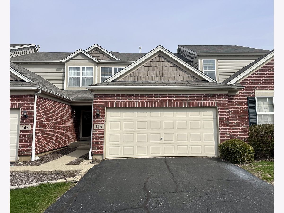 Townhomes Rented Neutrenton Place Elgin Illinois, 145 Neutrenton