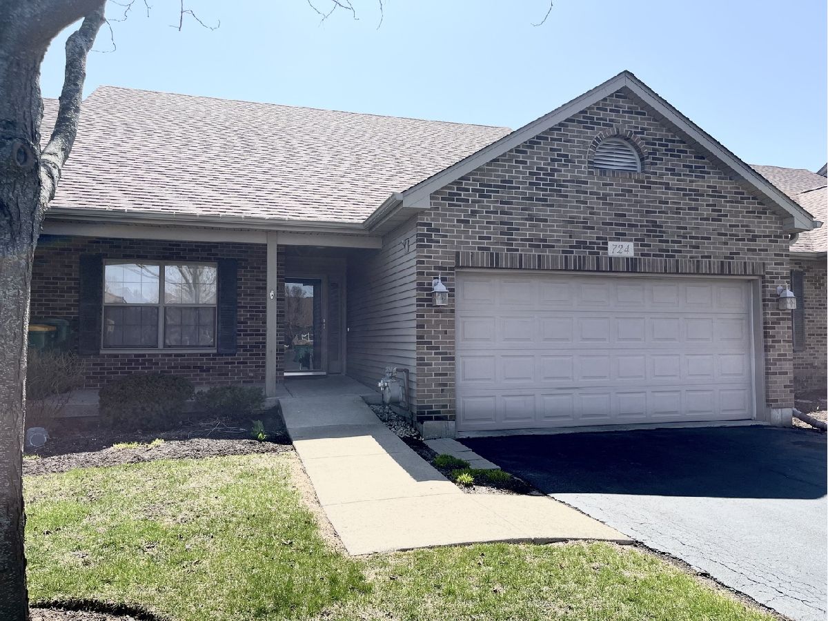 Homes & Townhomes Sold Heron Creek Sycamore Illinois, 724 Nancy