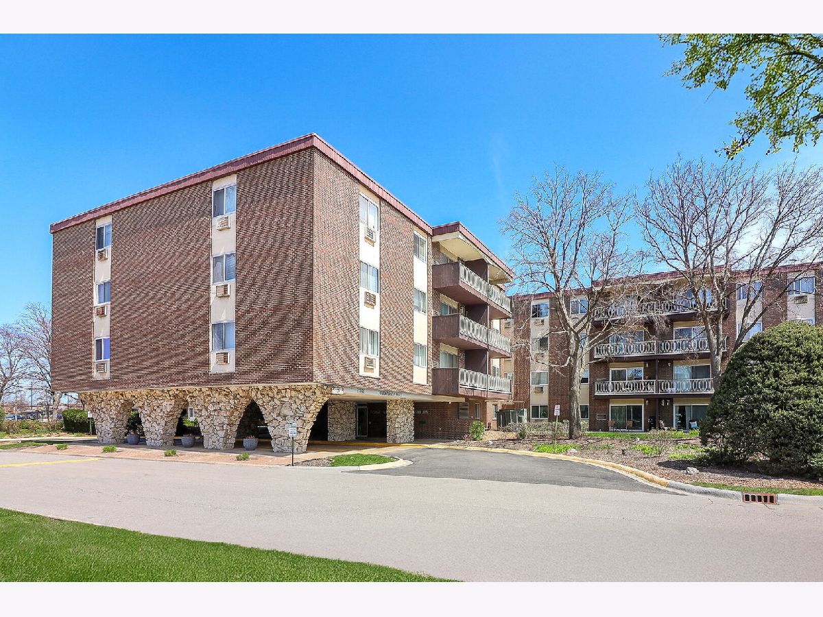Condominiums Sold Point West Lombard Illinois, 1301 Finley
