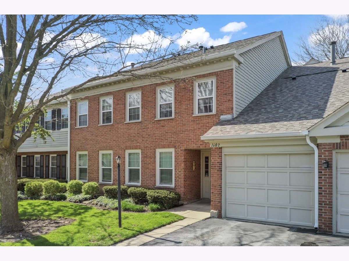 Townhomes & Condos Sold Arlington Club Wheeling Illinois, 1602 Hadley