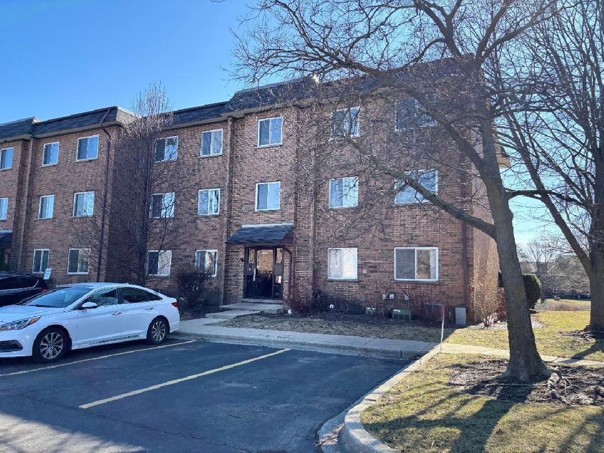 Condominiums Rented Hidden Ponds Schaumburg Illinois, 2612 Pirates