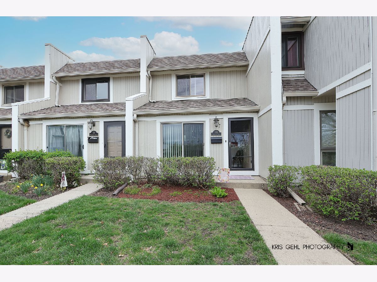 Townhomes Sold Quail Creek Grayslake Illinois, 539 Pheasant