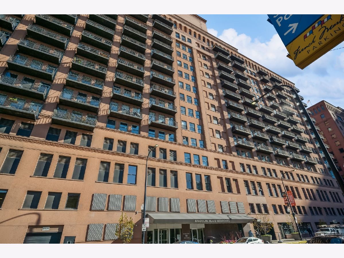Condominiums Sold Randolph Place Chicago Illinois, 165 Canal