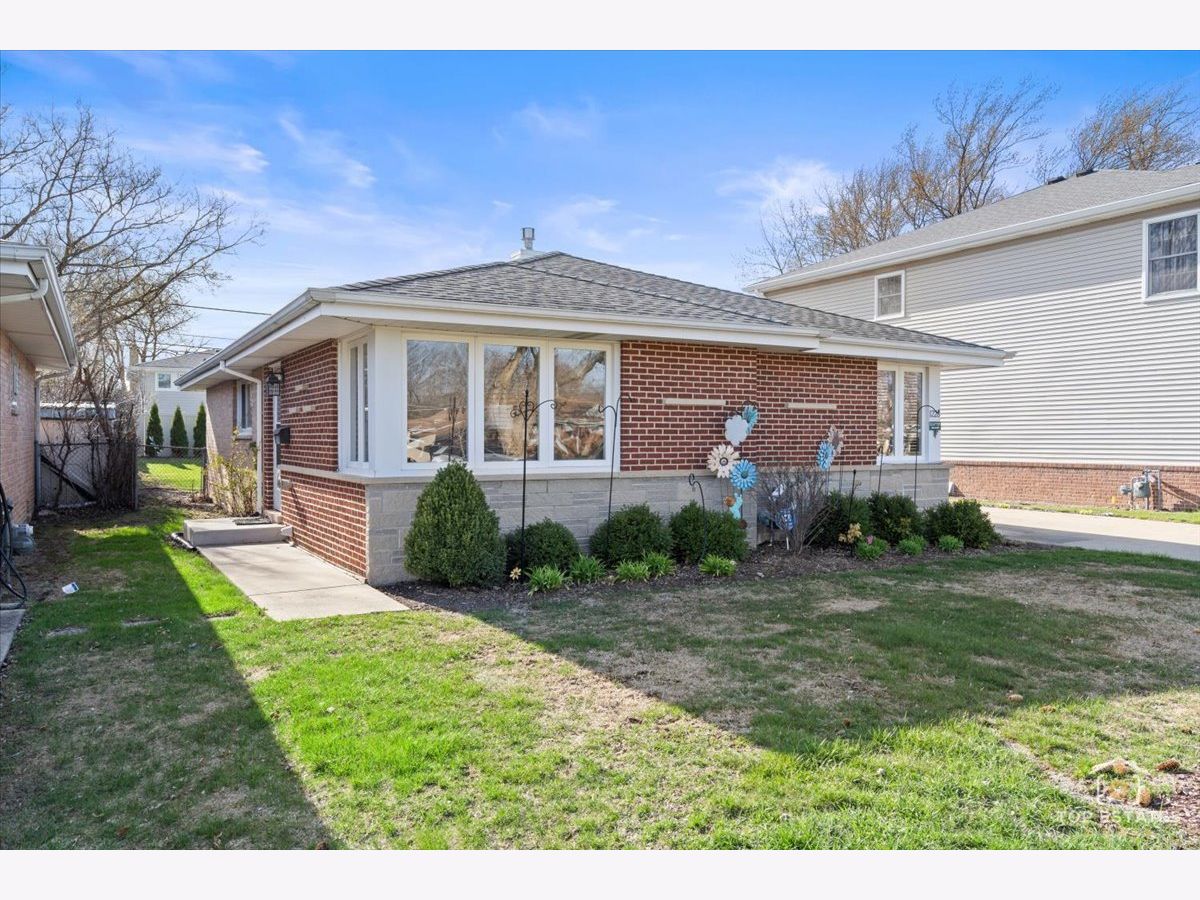 Homes Sold Arlington Manor Arlington Heights Illinois, 1228 Haddow